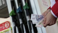 Рост розничных цен на бензин в России в 2012 году составил 6,8%