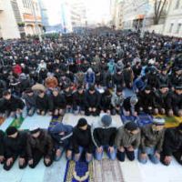 Более 170 тысяч мусульман приняли участие в празднике Курбан-байрам в Москве
