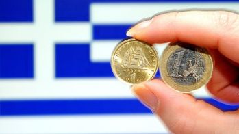 До 586 евро снижает Греция минимальную заработную плату