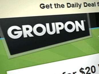 На 48% подешевели акции Groupon с ноября 2011 года
