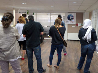 Более 3-х млн человек во Франции являются безработными