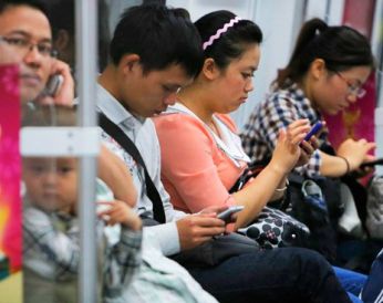 Количество пользователей мобильных телефонов в Китае достигло 1,1 млрд человек